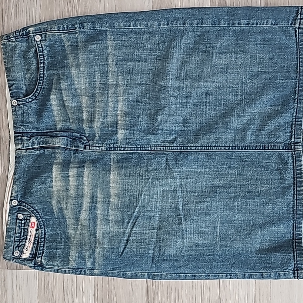 Diesel skirt